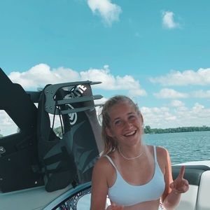 Meet your Posher, Ellie